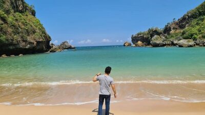 Pantai Ngrenehan Gunung Kidul Yogyakarta