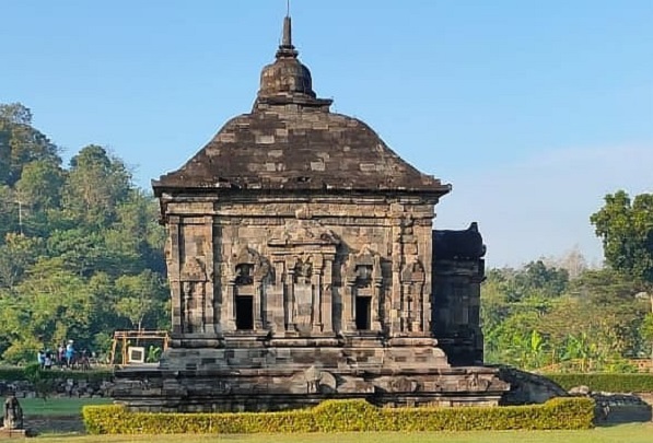 9 Tempat Wisata Sekitar Candi Prambanan Jogja | Harga Tiket Masuk Prambanan 2022 candi prambanan jogja