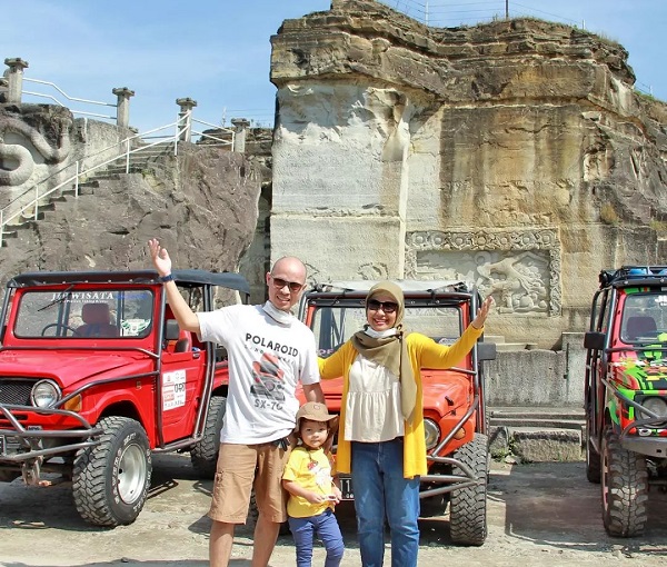 9 Tempat Wisata Sekitar Candi Prambanan Jogja | Harga Tiket Masuk Prambanan 2022 wisata tebing breksi