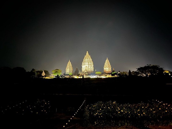 9 Tempat Wisata Sekitar Candi Prambanan Jogja | Harga Tiket Masuk Prambanan 2022 9 Tempat Wisata Sekitar Candi Prambanan Jogja | Harga Tiket Masuk Prambanan 2022