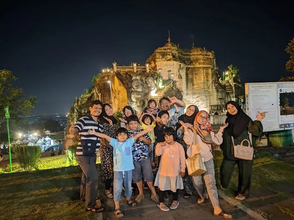 9 Tempat Wisata Sekitar Candi Prambanan Jogja | Harga Tiket Masuk Prambanan 2022 rute tebing breksi jogja
